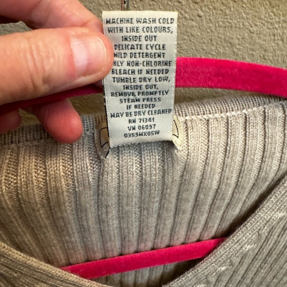 MERINO WOOL L.L. BEAN Women’s WOOLMARK Ribbed Long Sleeve V Neck Sweater Size XS - Picture 11 of 14